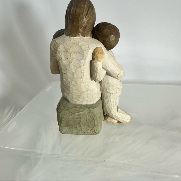 Willow Tree “Quietly” Figurine - Picture 6 of 7